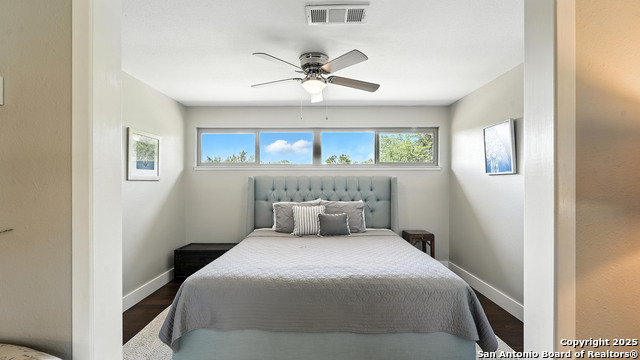 Listing photo id 24 for 130 Oak Ridge