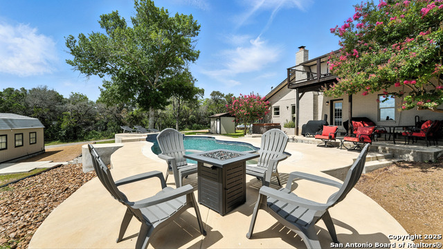 Listing photo id 1 for 130 Oak Ridge