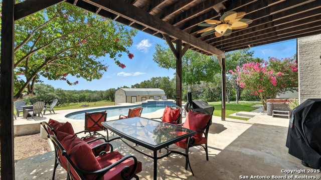 Listing photo id 2 for 130 Oak Ridge