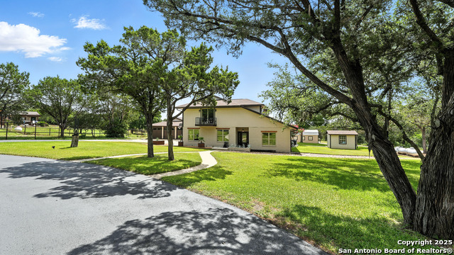 Listing photo id 3 for 130 Oak Ridge