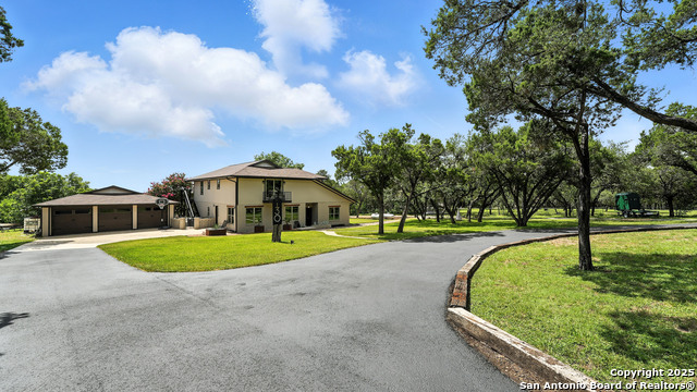 Listing photo id 4 for 130 Oak Ridge