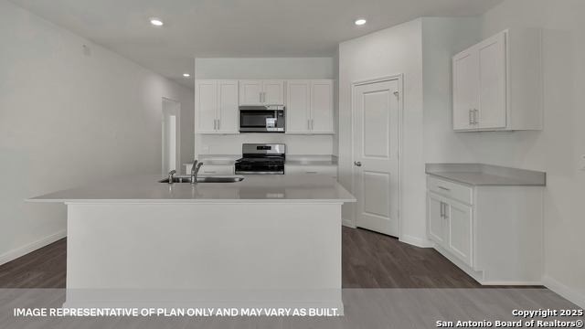 Image 13 of 36 For 211 Las Lomas