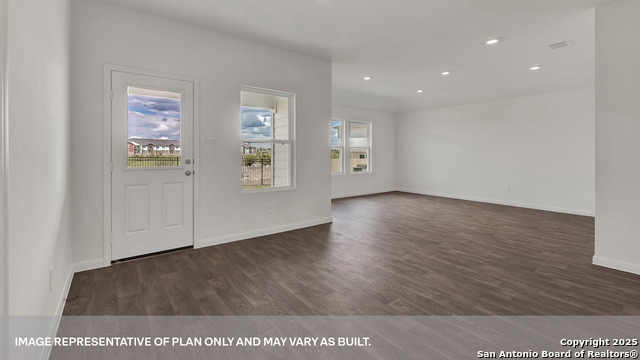 Image 16 of 36 For 211 Las Lomas