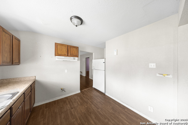 Image 13 of 24 For 1226 Jewett  
