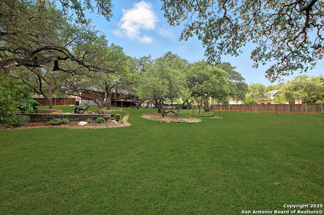 Listing photo id 9 for 13611 Tahoe Vista
