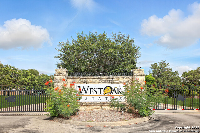 Listing photo id 10 for 13611 Tahoe Vista