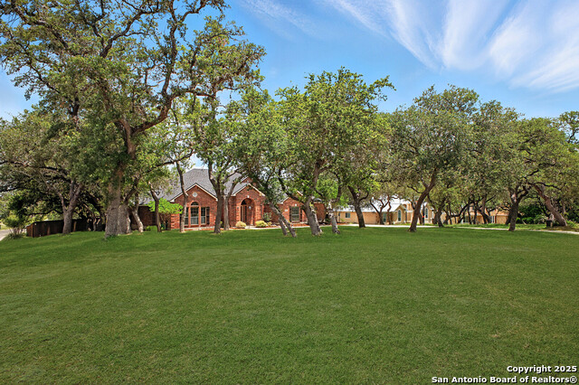 Listing photo id 13 for 13611 Tahoe Vista