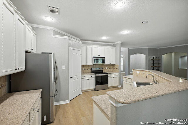Listing photo id 2 for 13611 Tahoe Vista