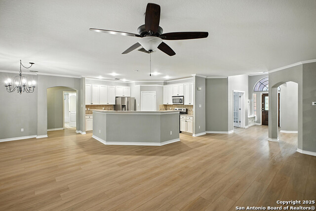 Listing photo id 3 for 13611 Tahoe Vista