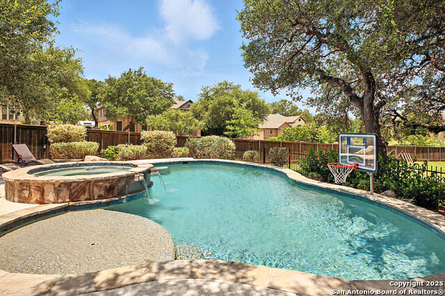 Listing photo id 5 for 13611 Tahoe Vista