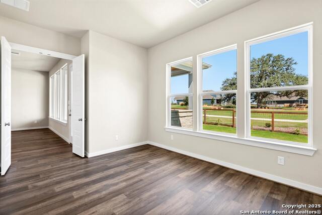 Listing photo id 10 for 8131 Wellstone