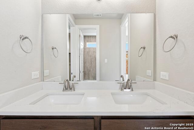 Listing photo id 17 for 8131 Wellstone