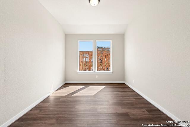 Listing photo id 1 for 8131 Wellstone