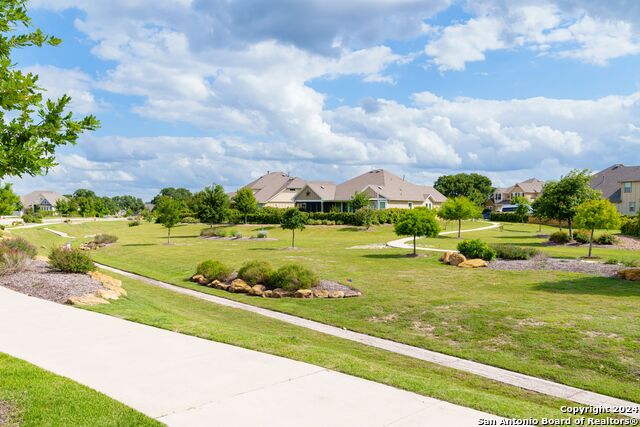 Listing photo id 36 for 8131 Wellstone