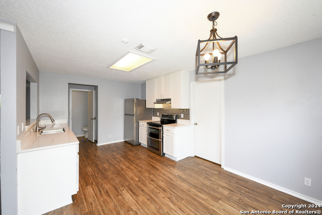 Image 12 of 34 For 7915 Bowens Crossing