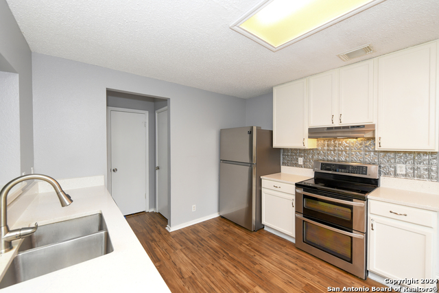 Image 13 of 34 For 7915 Bowens Crossing