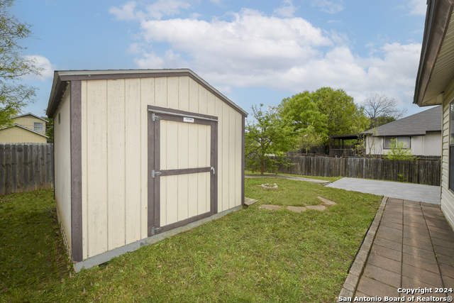 Image 33 of 34 For 7915 Bowens Crossing