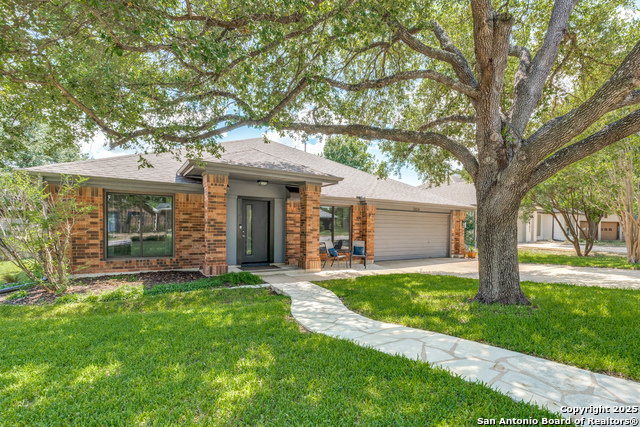 Listing photo id 0 for 7804 Vail Valley