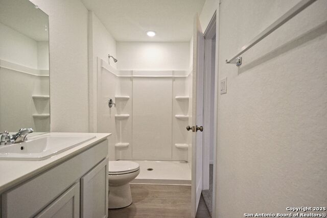 Image 15 of 27 For 3748 Axis Hill