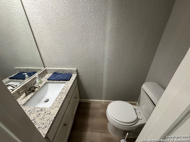 Image 11 of 16 For 2811 Woodbury Dr  201