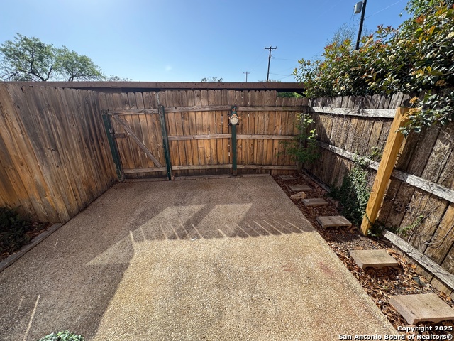 Image 16 of 16 For 2811 Woodbury Dr  201