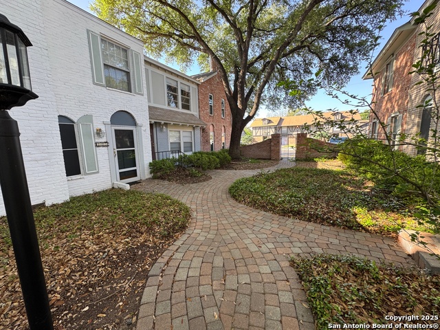 Image 4 of 16 For 2811 Woodbury Dr  201