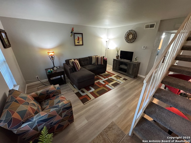 Image 7 of 16 For 2811 Woodbury Dr  201