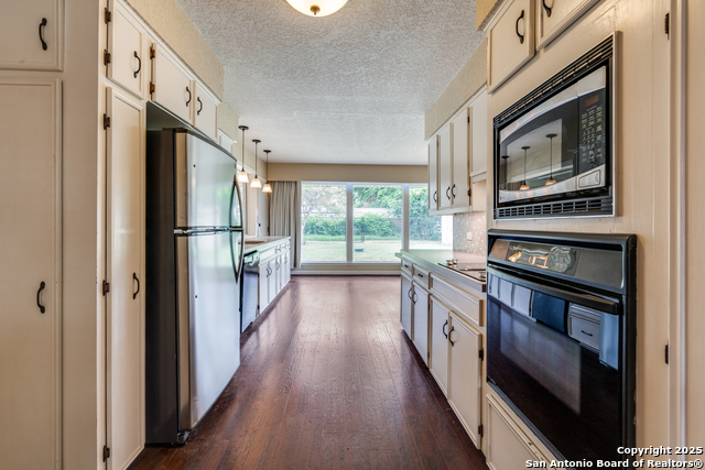 Image 11 of 25 For 223 Beechwood