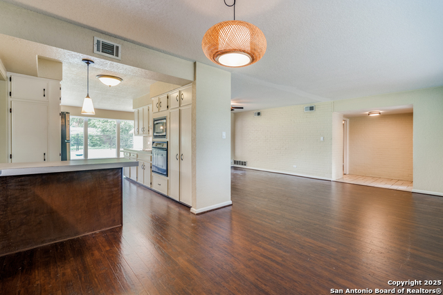 Image 5 of 25 For 223 Beechwood
