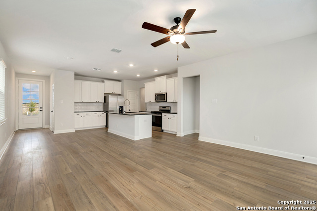 Listing photo id 1 for 9426 Nubuck Branch