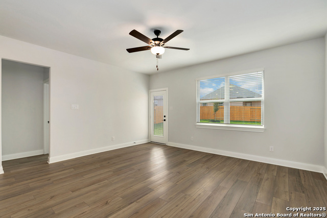Listing photo id 2 for 9426 Nubuck Branch