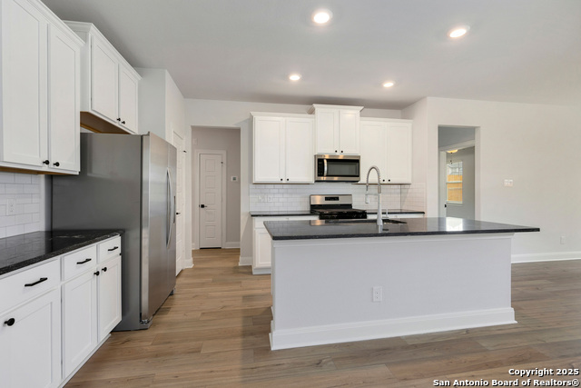 Listing photo id 4 for 9426 Nubuck Branch