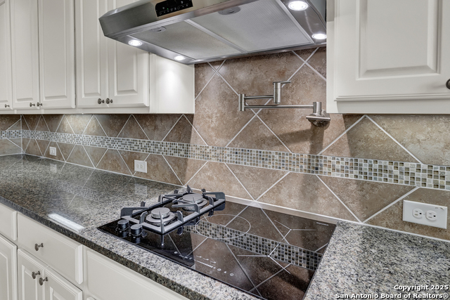 Listing photo id 10 for 2194 Ranch Loop