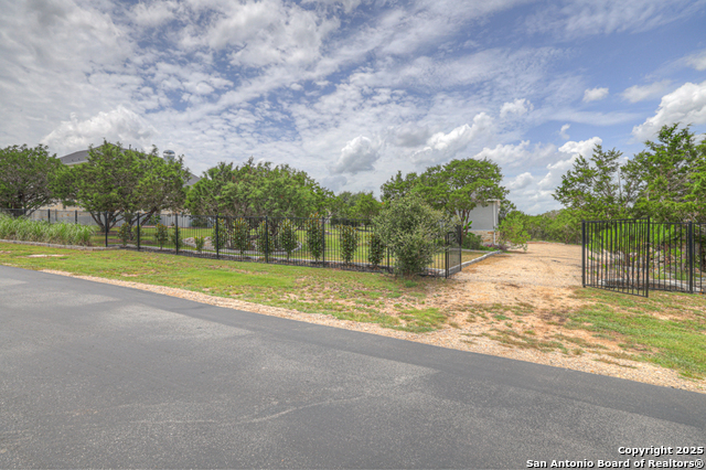 Listing photo id 35 for 2194 Ranch Loop