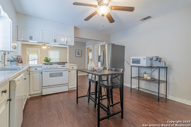 Image 13 of 43 For 759 Pyron Ave W