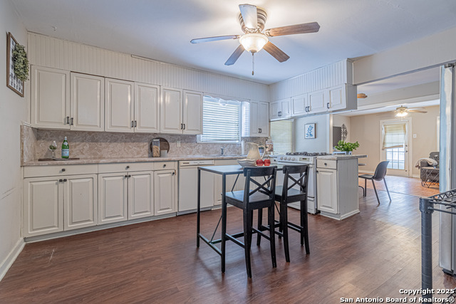 Image 14 of 43 For 759 Pyron Ave W