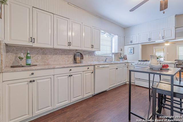 Image 17 of 43 For 759 Pyron Ave W