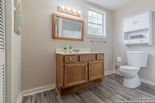 Image 32 of 43 For 759 Pyron Ave W