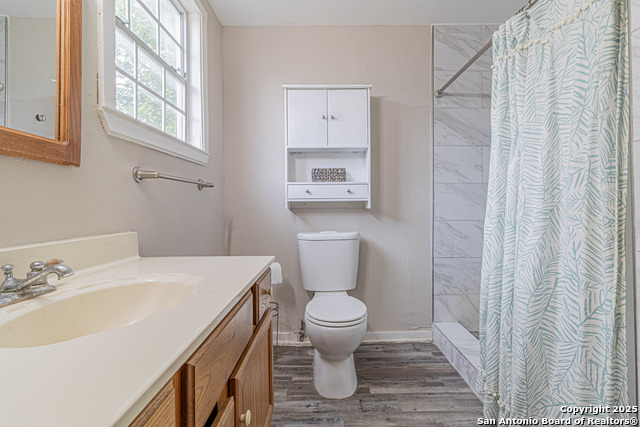 Image 33 of 43 For 759 Pyron Ave W