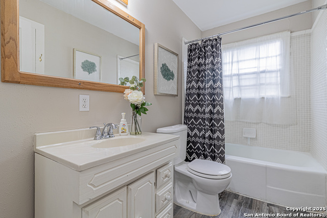 Image 34 of 43 For 759 Pyron Ave W