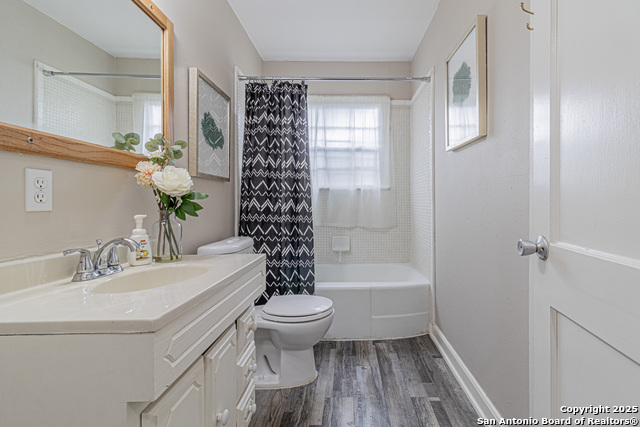 Image 35 of 43 For 759 Pyron Ave W