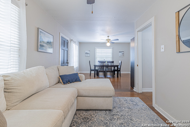 Image 8 of 43 For 759 Pyron Ave W