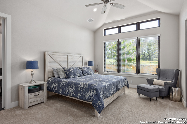 Listing photo id 18 for 1013 Comanche Hills
