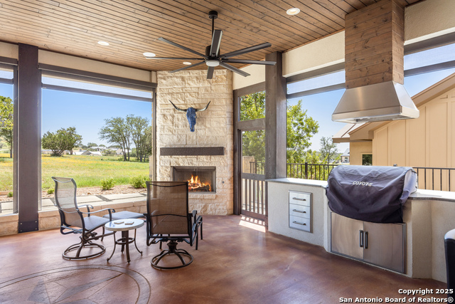 Listing photo id 25 for 1013 Comanche Hills