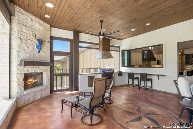 Listing photo id 28 for 1013 Comanche Hills