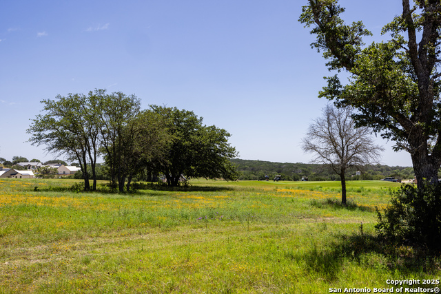 Listing photo id 34 for 1013 Comanche Hills