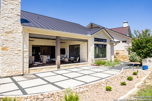 Listing photo id 36 for 1013 Comanche Hills