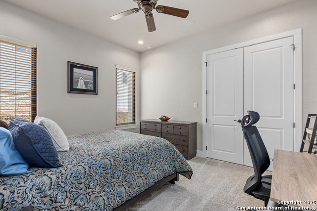 Listing photo id 4 for 1013 Comanche Hills