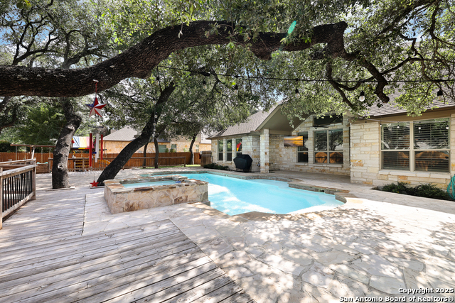 Listing photo id 1 for 9610 Ninas Ct