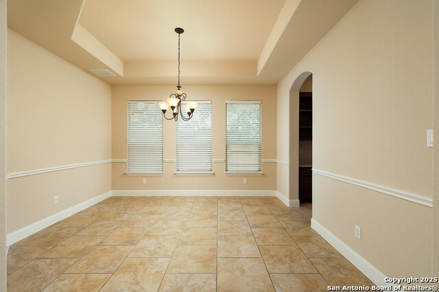 Listing photo id 4 for 9610 Ninas Ct